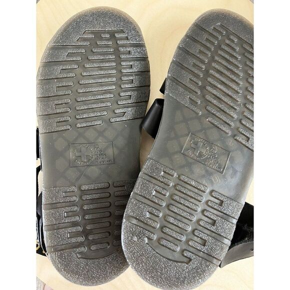 DR MARTENS MEN's 11 GRYPHON DOUBLE STITCH BRANDO BLACK LEATHER SANDALS NEW - Picture 2 of 9